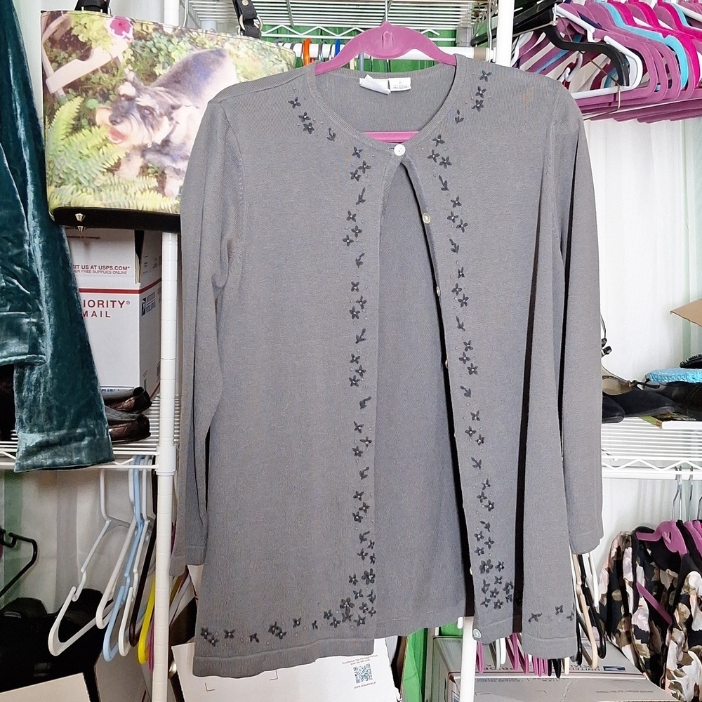 IN DUE TIME MATERNITY BUTTON UP SWEATER SIZE MEDIUM GRAY